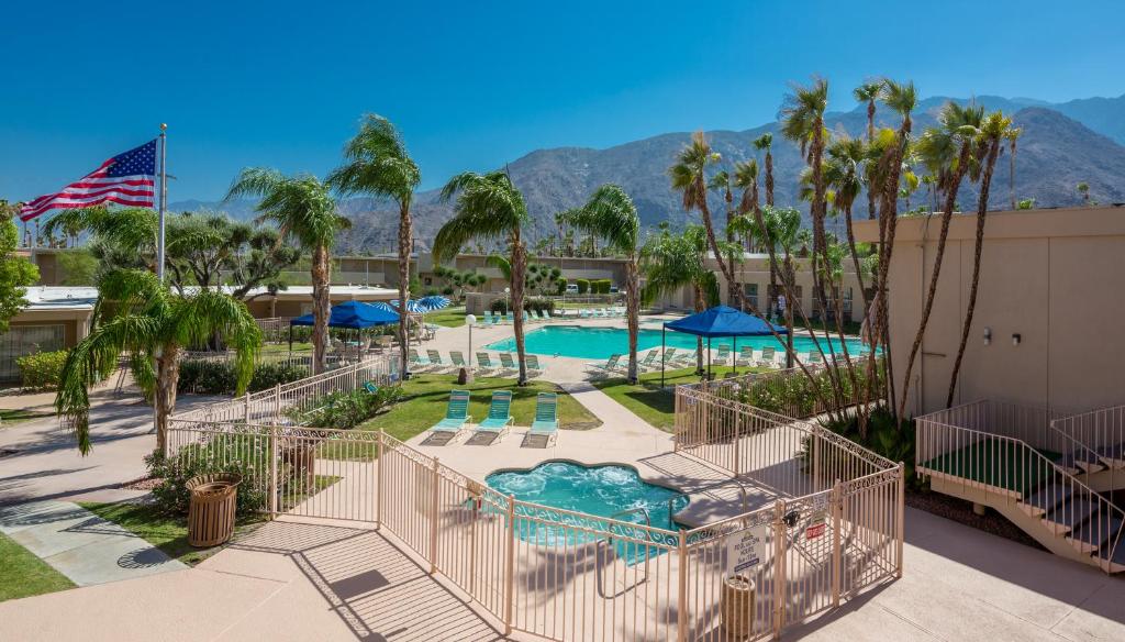 Days Inn by Wyndham Palm Springs 