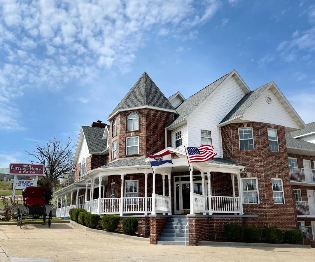 One of the Best Hotels In Branson: Seven Gables Inn ($90 per night)